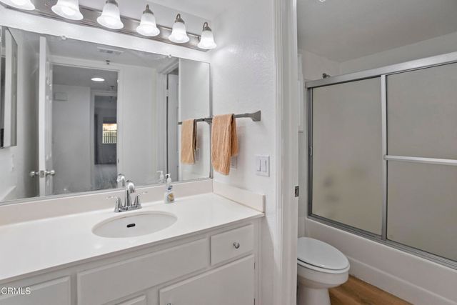 5805 Oak Bend Lane 208, Oak Park, CA 91377