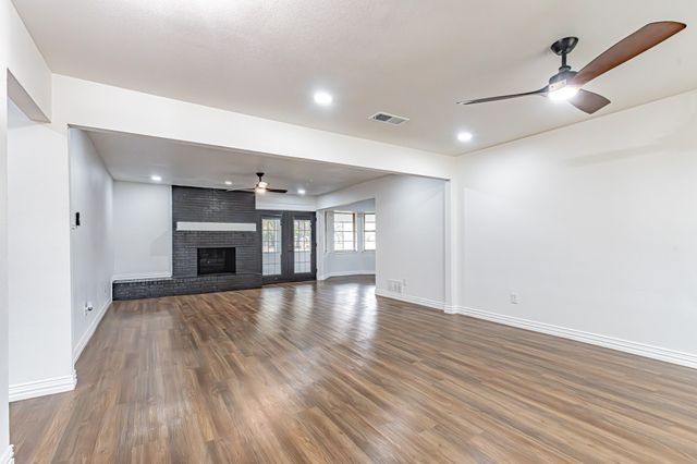 11300 Smallwood Drive, Burleson, TX 76028