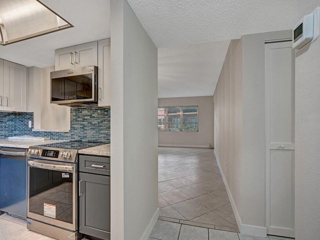 4805 ALT 19 414, Palm Harbor, FL 34683