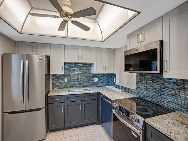 4805 ALT 19 414, Palm Harbor, FL 34683