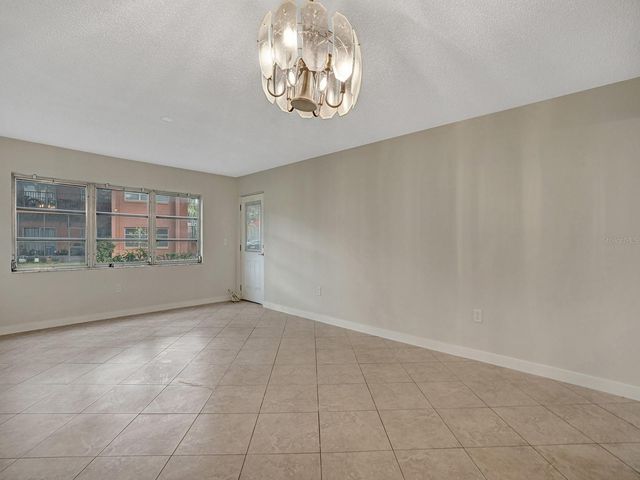 4805 ALT 19 414, Palm Harbor, FL 34683