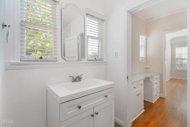 1726 N Vista Street, Los Angeles, CA 90046