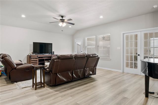 7901 Rancho Vista Blvd W, Corpus Christi, TX 78414