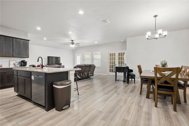 7901 Rancho Vista Blvd W, Corpus Christi, TX 78414