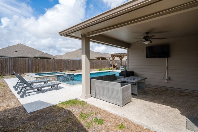 7901 Rancho Vista Blvd W, Corpus Christi, TX 78414