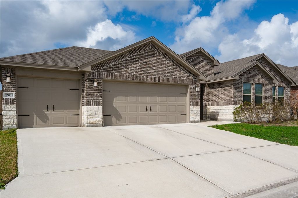 7901 Rancho Vista Blvd W, Corpus Christi, TX 78414