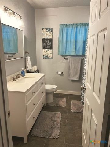 1804 N Goldman Street, Victoria, TX 77901