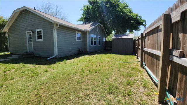 1804 N Goldman Street, Victoria, TX 77901