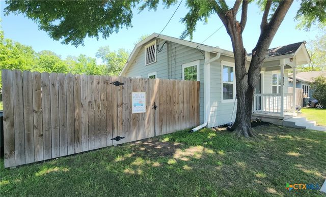 1804 N Goldman Street, Victoria, TX 77901