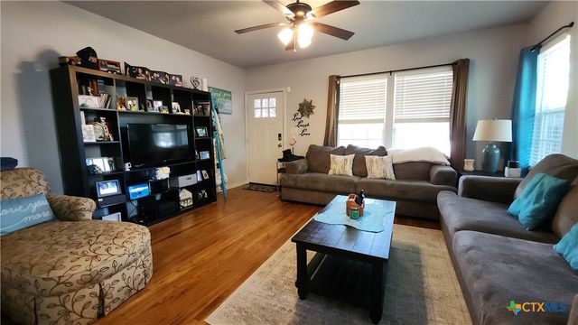 1804 N Goldman Street, Victoria, TX 77901