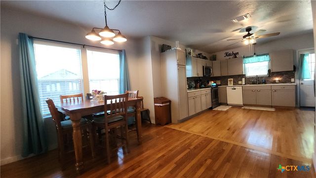1804 N Goldman Street, Victoria, TX 77901