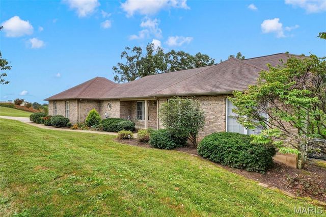74 Forest Hills Drive, Washington, MO 63090