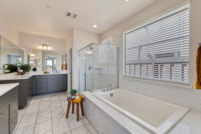 1434 Riva Trigoso Dr, Manteca, CA 95337