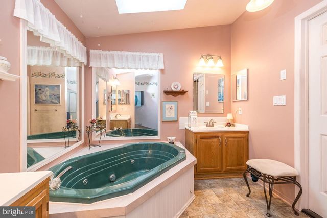 18 WILLIAMS WAY, Sellersville, PA 18960