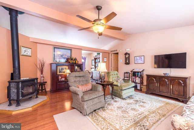 18 WILLIAMS WAY, Sellersville, PA 18960