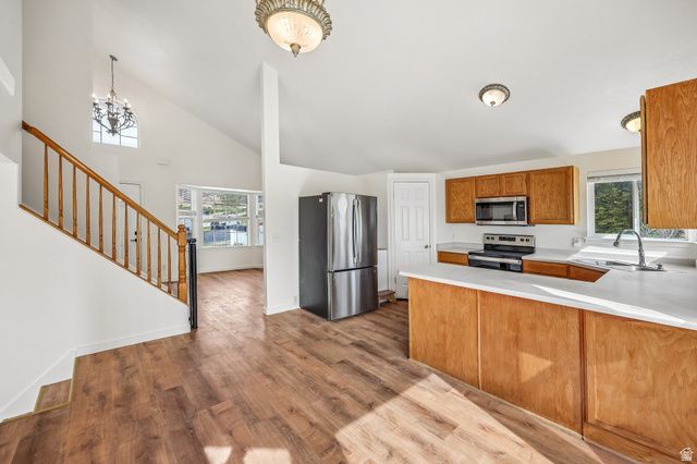 6719 S MOUNTAIN AURA DR, West Jordan, UT 84081