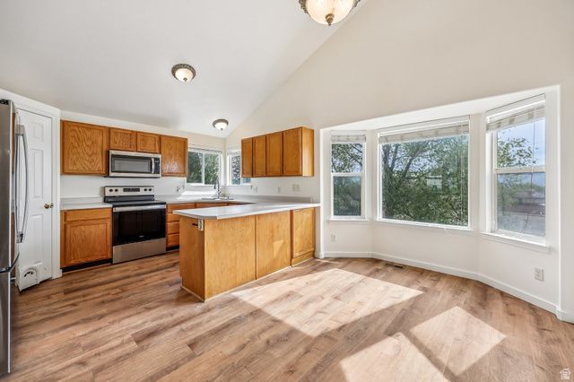 6719 S MOUNTAIN AURA DR, West Jordan, UT 84081