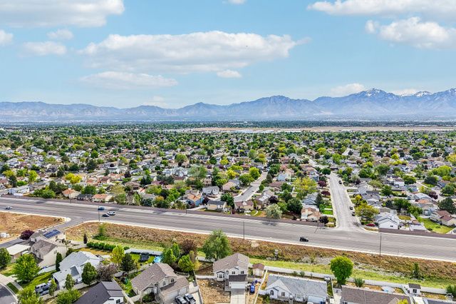 6719 S MOUNTAIN AURA DR, West Jordan, UT 84081