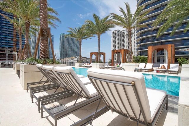 801 S Miami Ave 2006, Miami, FL 33130