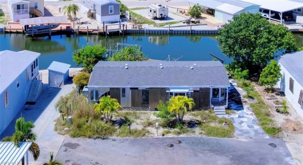 2920 Harpoon LN, ST. JAMES CITY, FL 33956 — photo 2