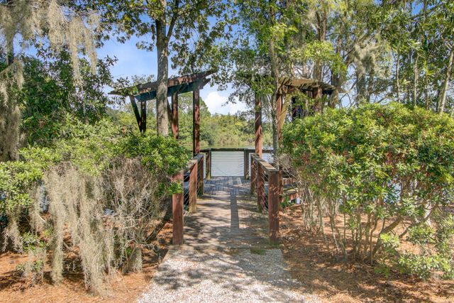 1963 Longhorn Lane, Summerville, SC 29485