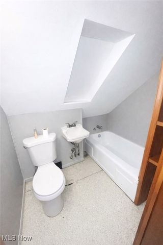 4415 Pearse Avenue, Newburgh Heights, OH 44105