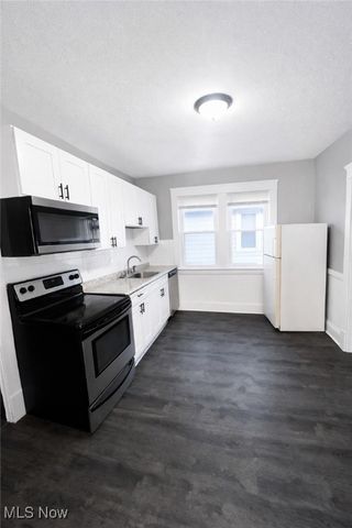 4415 Pearse Avenue, Newburgh Heights, OH 44105