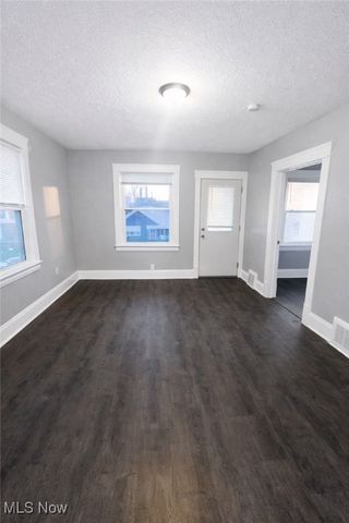 4415 Pearse Avenue, Newburgh Heights, OH 44105