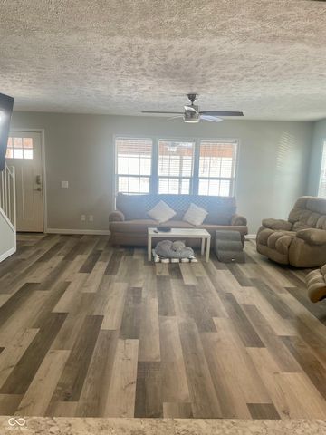 6035 Maple Grove Rd, Martinsville, IN 46151