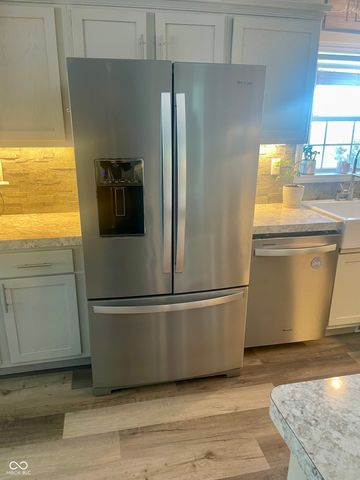 6035 Maple Grove Rd, Martinsville, IN 46151