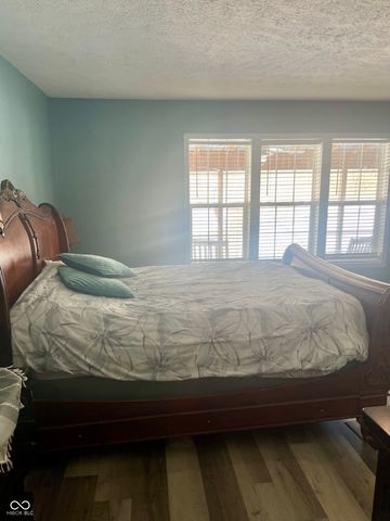 6035 Maple Grove Rd, Martinsville, IN 46151