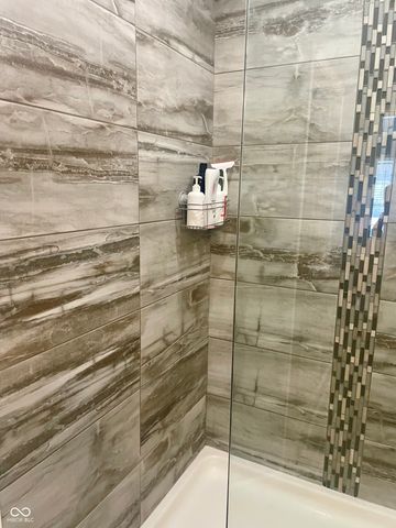 6035 Maple Grove Rd, Martinsville, IN 46151