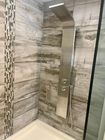 6035 Maple Grove Rd, Martinsville, IN 46151