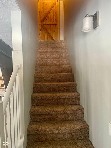 6035 Maple Grove Rd, Martinsville, IN 46151