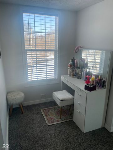 6035 Maple Grove Rd, Martinsville, IN 46151