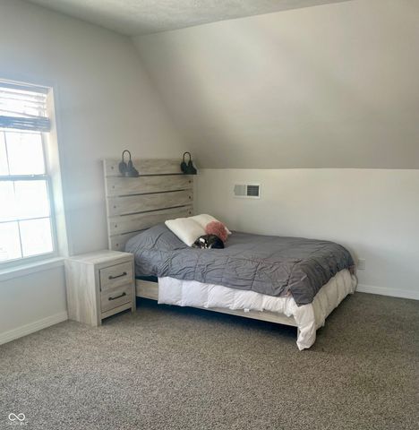 6035 Maple Grove Rd, Martinsville, IN 46151