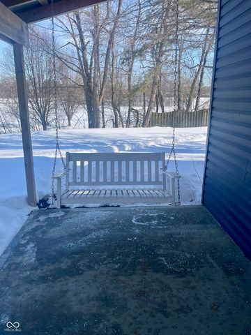 6035 Maple Grove Rd, Martinsville, IN 46151