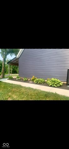 6035 Maple Grove Rd, Martinsville, IN 46151