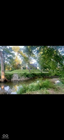 6035 Maple Grove Rd, Martinsville, IN 46151