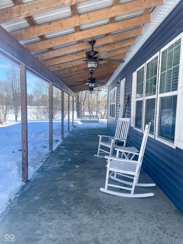 6035 Maple Grove Rd, Martinsville, IN 46151