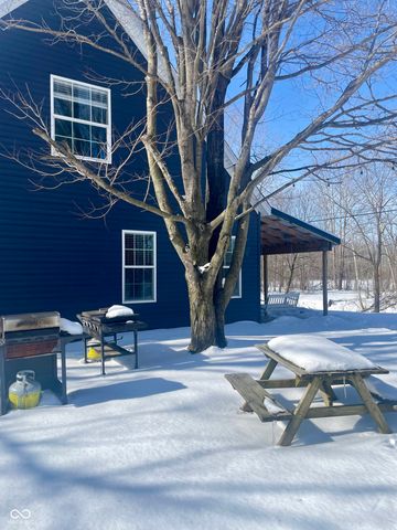 6035 Maple Grove Rd, Martinsville, IN 46151