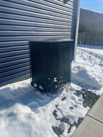 6035 Maple Grove Rd, Martinsville, IN 46151