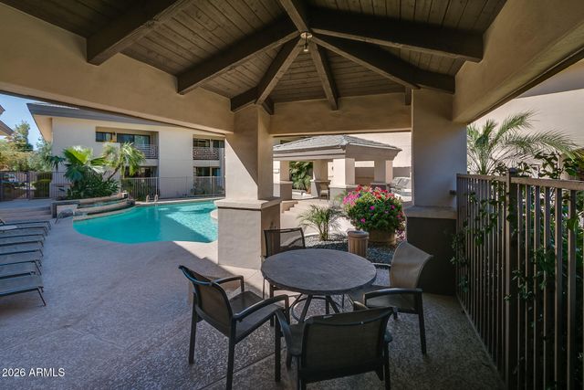 3235 E CAMELBACK Road 211, Phoenix, AZ 85018