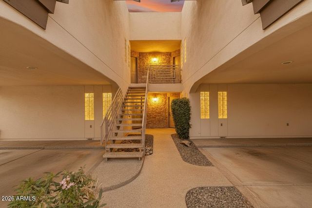 3235 E CAMELBACK Road 211, Phoenix, AZ 85018