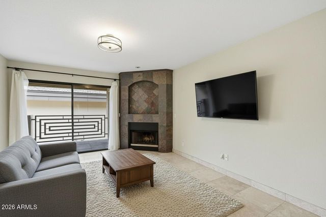 3235 E CAMELBACK Road 211, Phoenix, AZ 85018