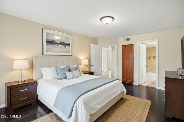 3235 E CAMELBACK Road 211, Phoenix, AZ 85018