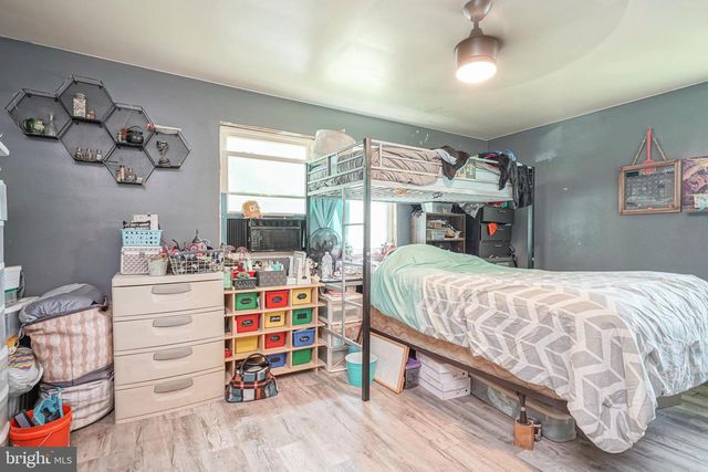 28 MALAGA TER, Malaga, NJ 08328