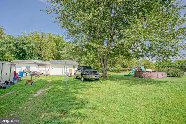 28 MALAGA TER, Malaga, NJ 08328