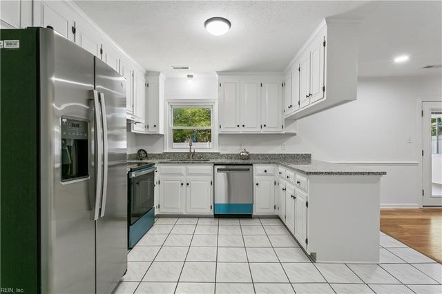 3 Lost CV, Newport News, VA 23606