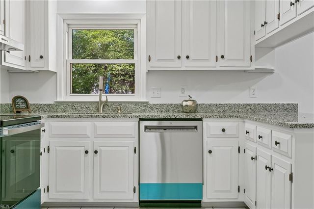 3 Lost CV, Newport News, VA 23606